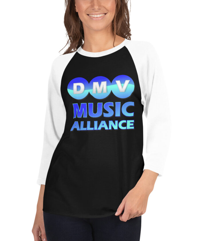 3/4 sleeve raglan shirt