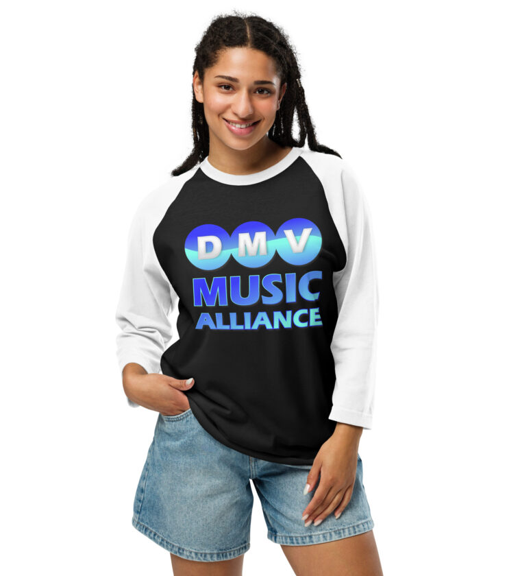 3/4 sleeve raglan shirt